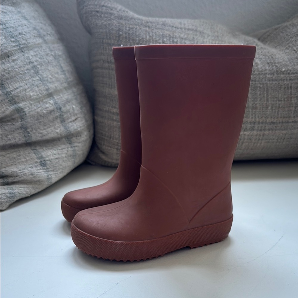 Rust Colored Rubber Rain Boots